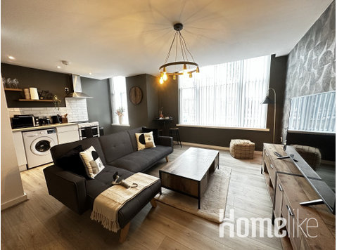 Modern Apartment with Parking near Jewellery Quarter &… - Apartments