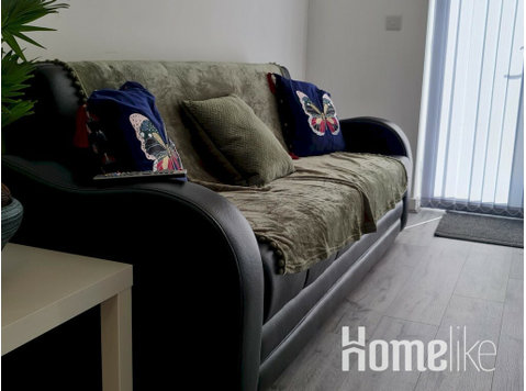 Apartamento moderno de nueva construcción y bien ubicado - Pisos