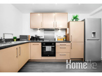 Spacious 2 Bed with Secure Parking near Broadstreet - Апартмани/Станови