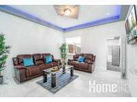 Stylish Five Bed Townhouse - Parking - Terrace - آپارتمان ها