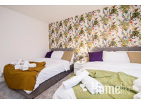 Calverly Cosy & Spacious 2 bed Apartment - Lejligheder