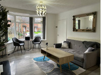 Rowleys Green Lane, Coventry - Maisons