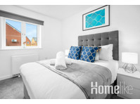 Luxury 2 Bed Apartment -  Parking - Smart TV - WIFI - อพาร์ตเม้นท์