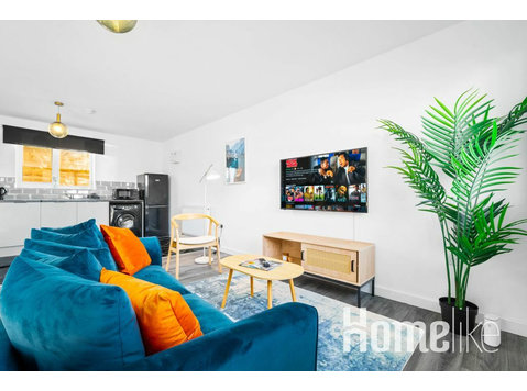Luxury Apartment - Parking - WiFi - Cradley Heath - آپارتمان ها
