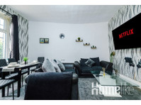 65 Inch TV with 2 Bedroom House - Apartman Daireleri