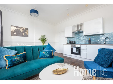 Bright, comfy & Modern Base for 2 - 	
Lägenheter