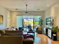Airbnb Antiquity with a Modern Twist: Family-friendly Home - Houses