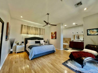 Airbnb Antiquity with a Modern Twist: Family-friendly Home - Houses