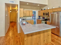 ↑ 2 bed, 2 bath townhome in Starlight Ridge Community ↑ - Apartments