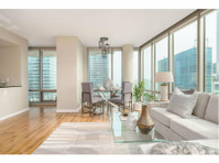 1/1 condo /w/d modern kitchen, parking! - Apartemen