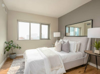 1/1 condo /w/d modern kitchen, parking! - Apartemen
