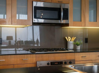 1/1 condo /w/d modern kitchen, parking! - Apartemen