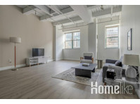 Divine Central Square 2BR w/ Fitness, close to Dining - Apartments