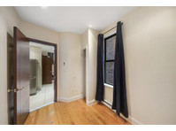 W 109th St, New York City - WGs/Zimmer