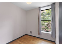 W 120th St, New York City - WGs/Zimmer