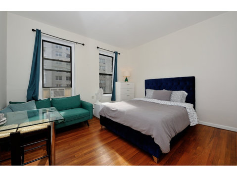 East 77th Street, New York City - Apartments