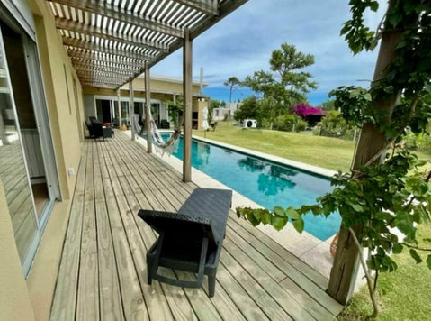 Casa nueva en barrio cerrado - Kuće