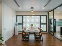 Spacious & Brand new 03 bedroom apartment in Tay Ho - Хотелски апартаменти