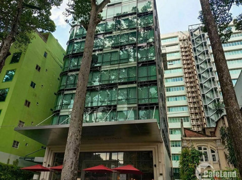 4-star Fusion Suites Saigon hotel for sale - Oficinas