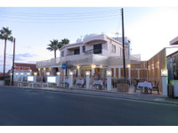 Waitress/waiter wanted at Ayia Napa,Cyprus - Ресторан и услуги со храна