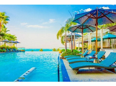 Luxury Private Island Holidays 2024/25 - Inne