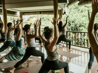 200-hours Yoga Teacher Training in Rishikesh (8) - 广告业