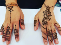 Henna Artist available in Kuwait - Sonstiges