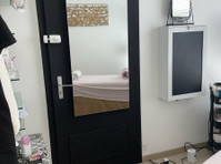 Room in a salon for Rent - Business (General): Other